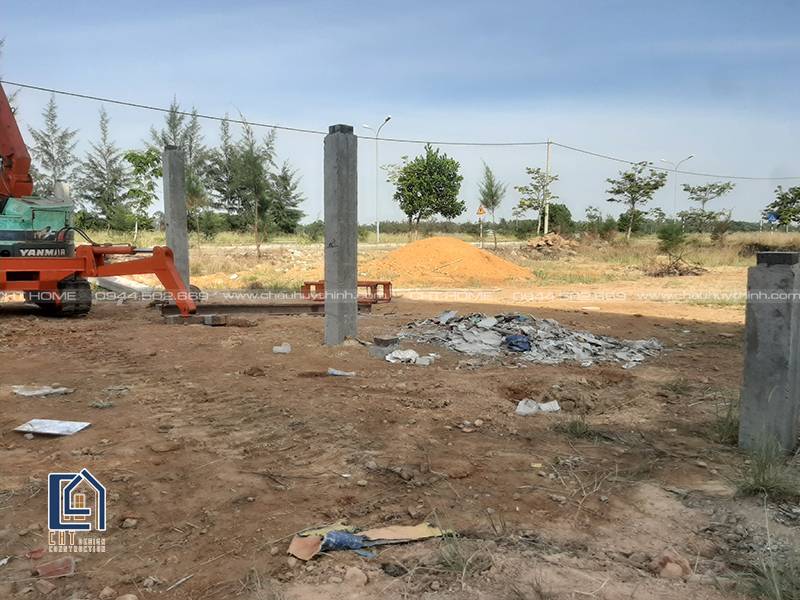 ep coc be tong nha dan tai quang truong